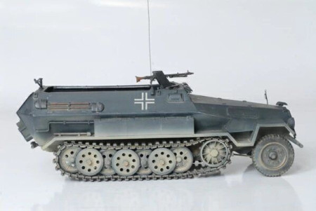 Сборная модель: Немецкий бронетранспортёр Ханомаг SD.KFZ. 251/1 AUSF.B, З-3572