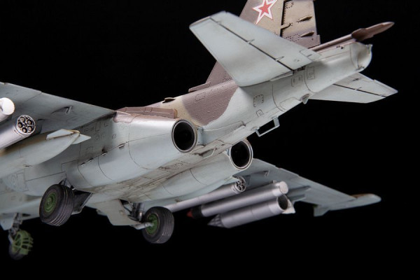 Сборная модель: Советский штурмовик Су-25 (масштаб 1/48) З-4807