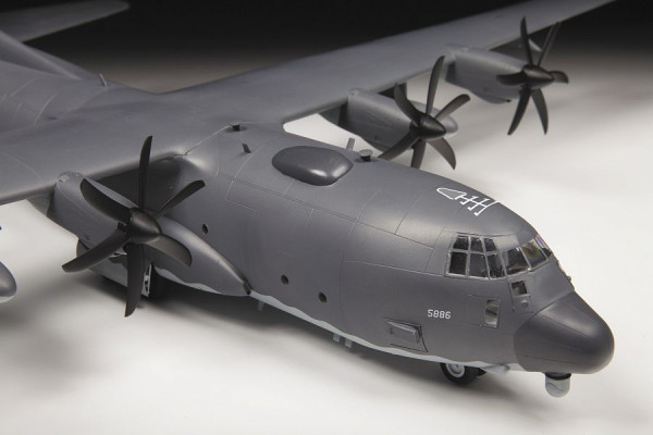 Сборная модель: Американский самолет огневой поддержки АС-130J Ghostrider, З-7326