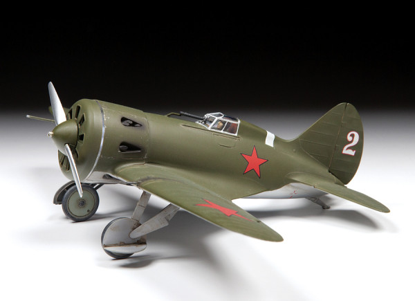 Сборная модель: Советский истребитель И-16 З-4832