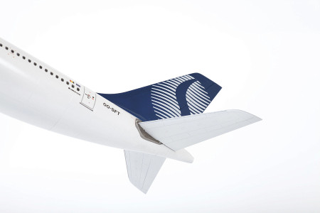Сборная модель: Пассажирский авиалайнер Аэробус A330-200, З-7047