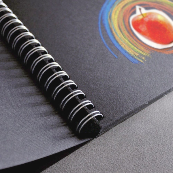 Блокнот для зарисовок FABRIANO BlackDrawingBook 190 г/м2 15 x 15 см 40 л, черные, спираль по короткой стороне MP19001515
