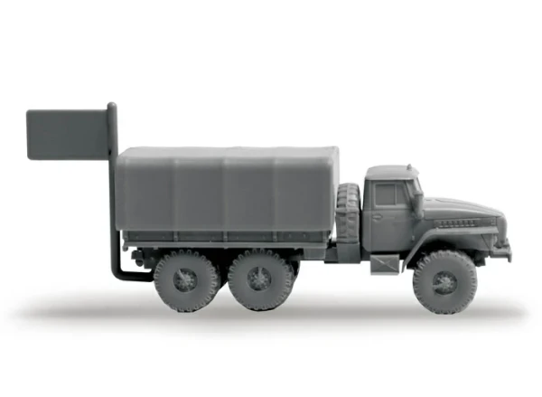 Сборная модель: Советский армейский грузовик "Урал" 4320, З-7417