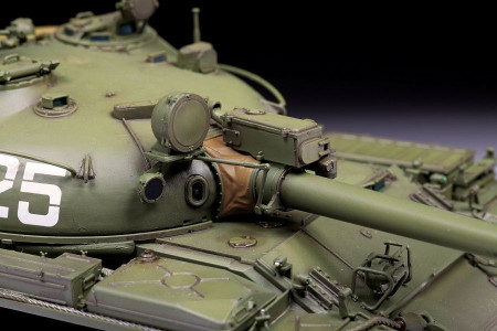 Сборная модель: Советский боевой танк Т-62 (1974-1975), З-3673