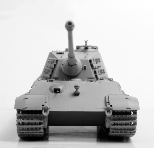 Сборная модель: Немецкий танк Королевский Тигр с башней Хеншель, З-3601