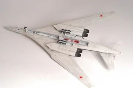 Сборная модель: Самолет "Ту-160", З-7002