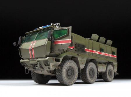 Сборная модель: Бронеавтомобиль "Тайфун-K", З-3701