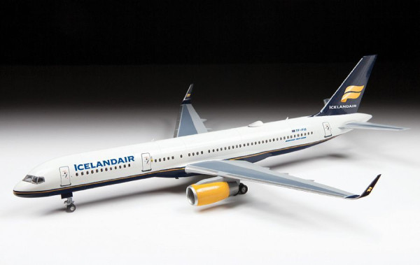 Сборная модель: Пассажирский авиалайнер "Боинг 757-200", З-7032