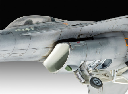 Сборная модель: REVELL Многофункциональный истребитель F-16 Mlu 31 Sqn "Клейне-Брогель" 1:72, подарочный набор UT-63860