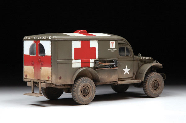 Сборная модель: Американский армейский медицинский автомобиль Dodge WC-54, З-3711