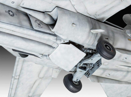 Сборная модель: REVELL Самолёт радиоэлектронной борьбы EF-111A Raven 1:72, подарочный набор UT-64974